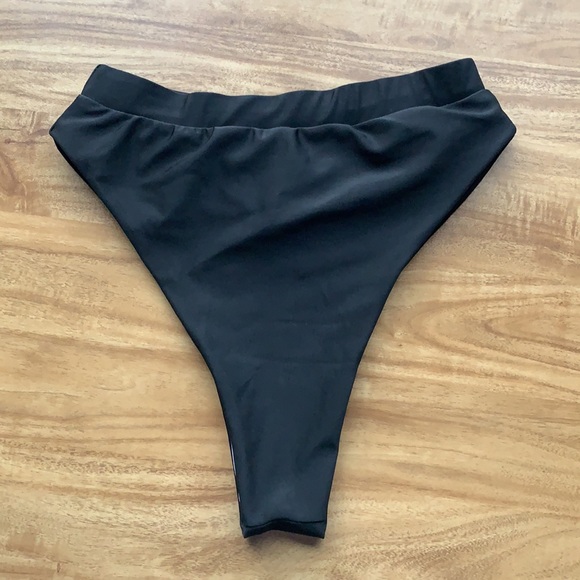 HighWaisted Cheeky Bottoms - Picture 2 of 3